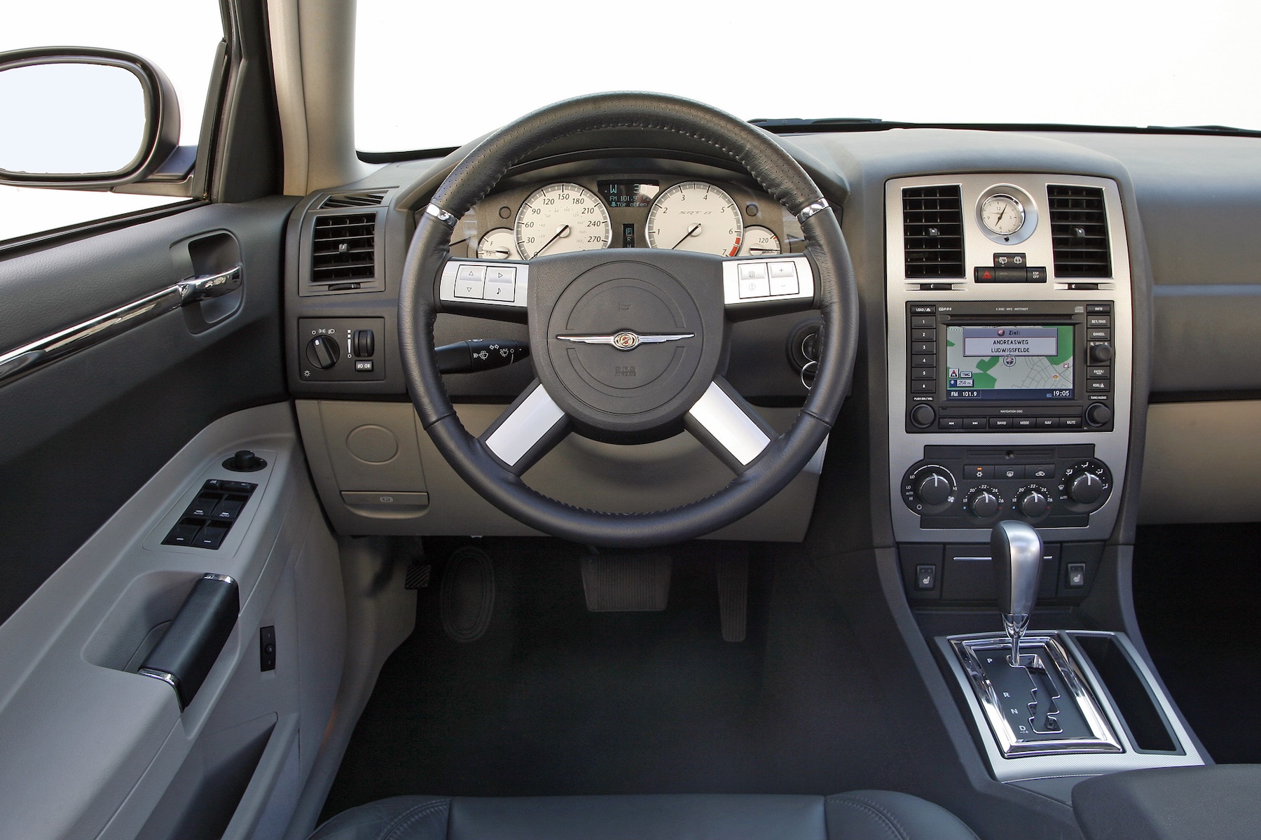 2006-11 Chrysler 300C SRT8 Touring Interior