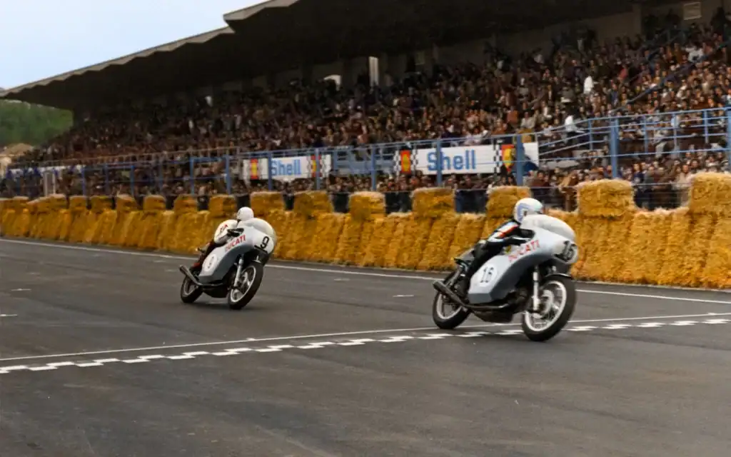 Ducati 750-Imola-Desmo 1972 Imola 200 1-2 finish