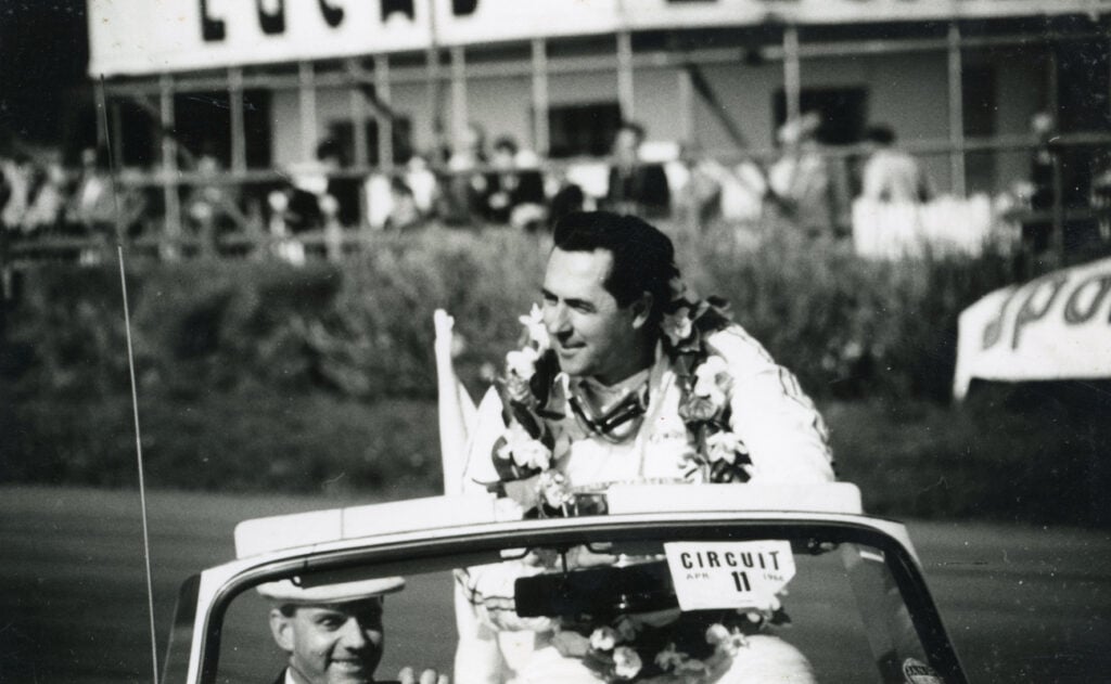 This Photograph is the Copyright of: R. B. Snagge Westerton Cottage, Westerton, Chichester, Sussex.