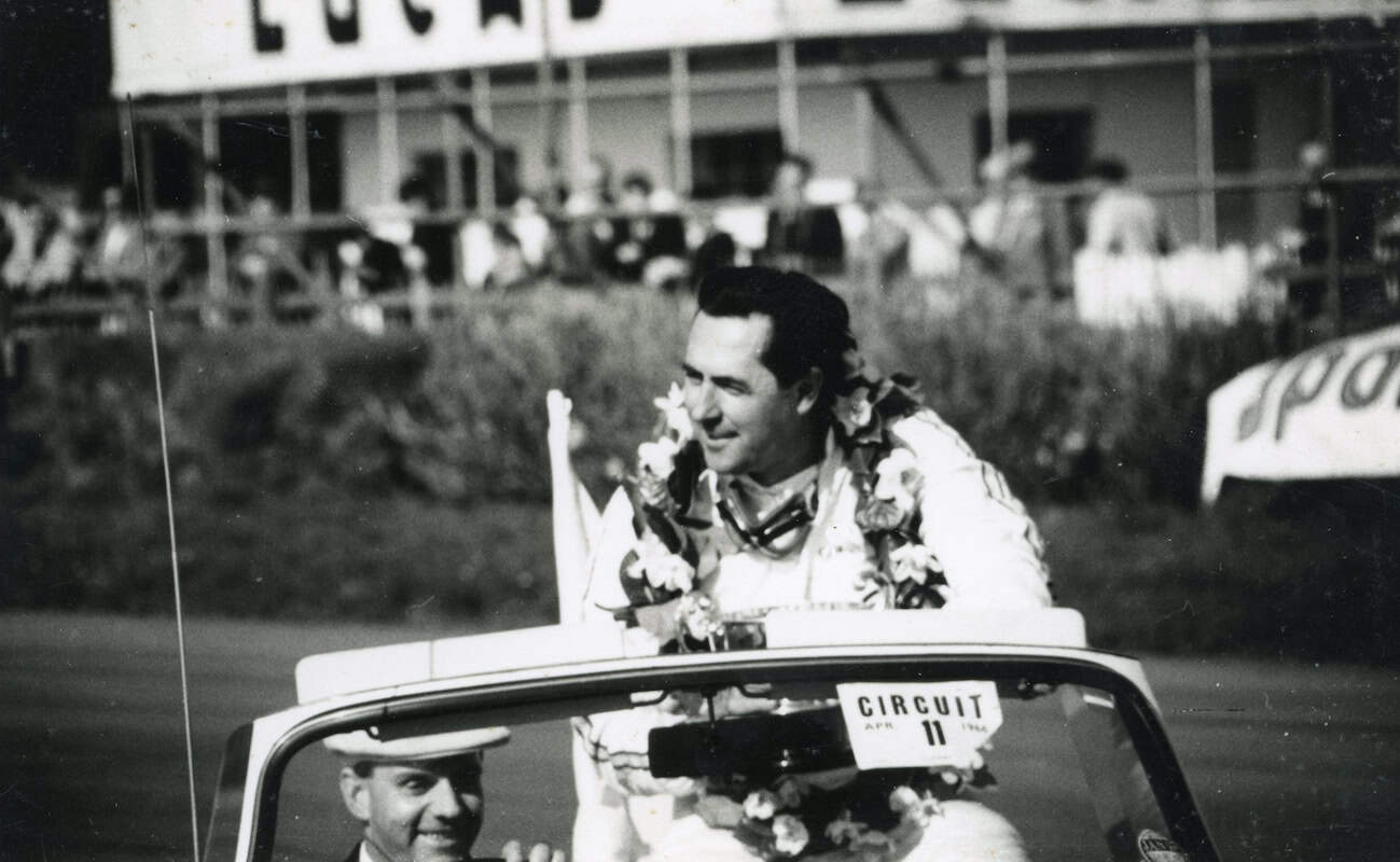 This Photograph is the Copyright of: R. B. Snagge Westerton Cottage, Westerton, Chichester, Sussex.