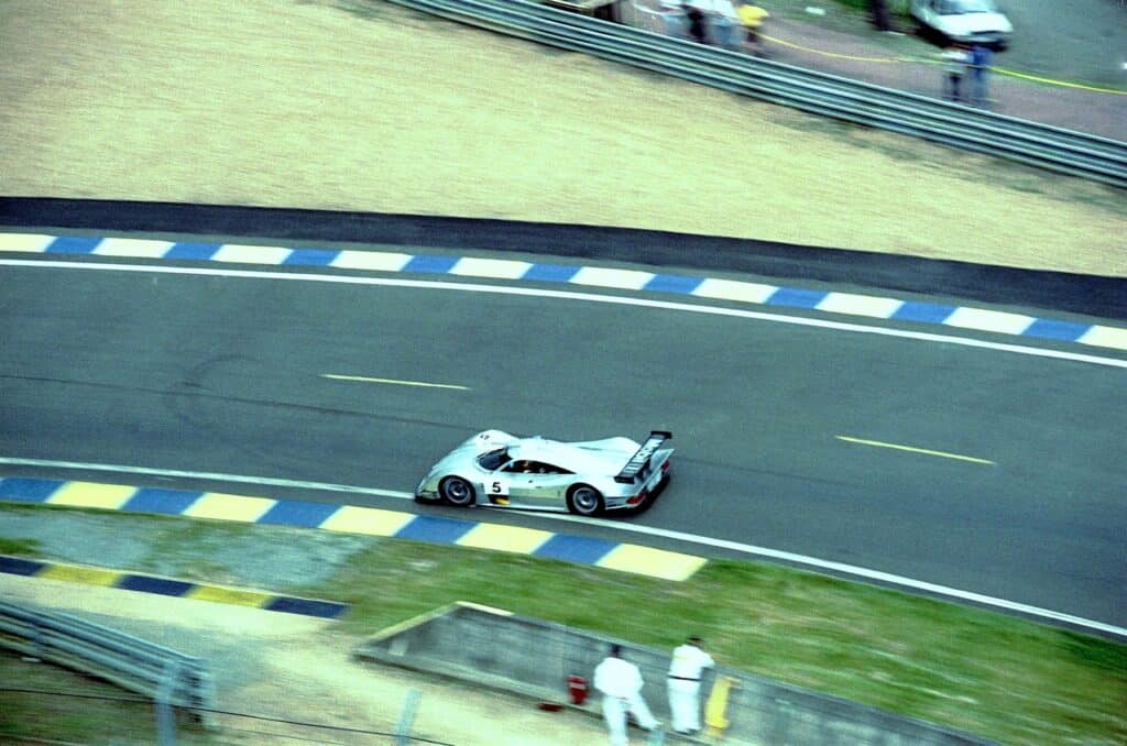 Seen from the Big wheel, Mercedes-Benz CLR - Christophe Bouchut, Nick Heidfeild & Peter Dumbreck (who would later flip the car) enters the Esses at the 1999 Le Mans