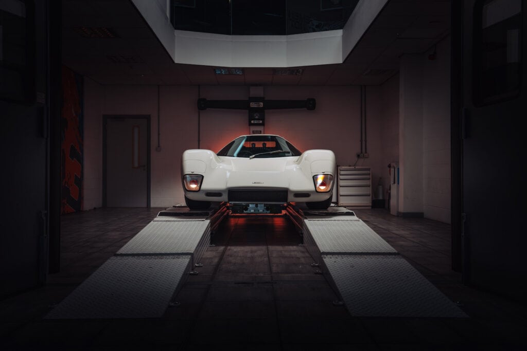 McLaren M6GT