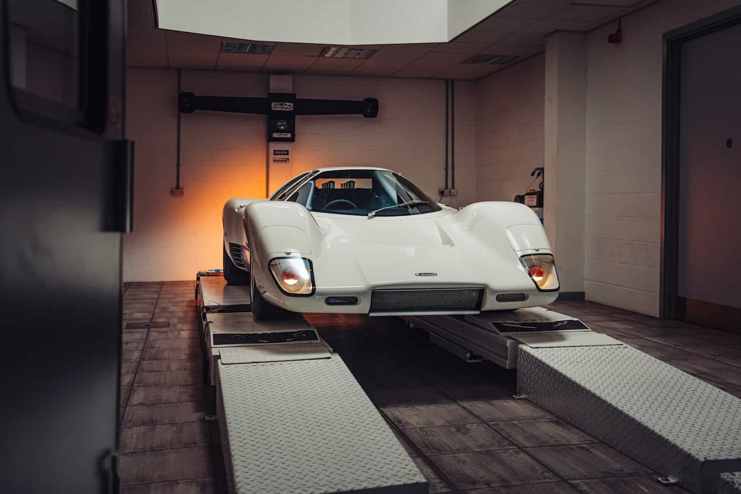 McLaren M6GT