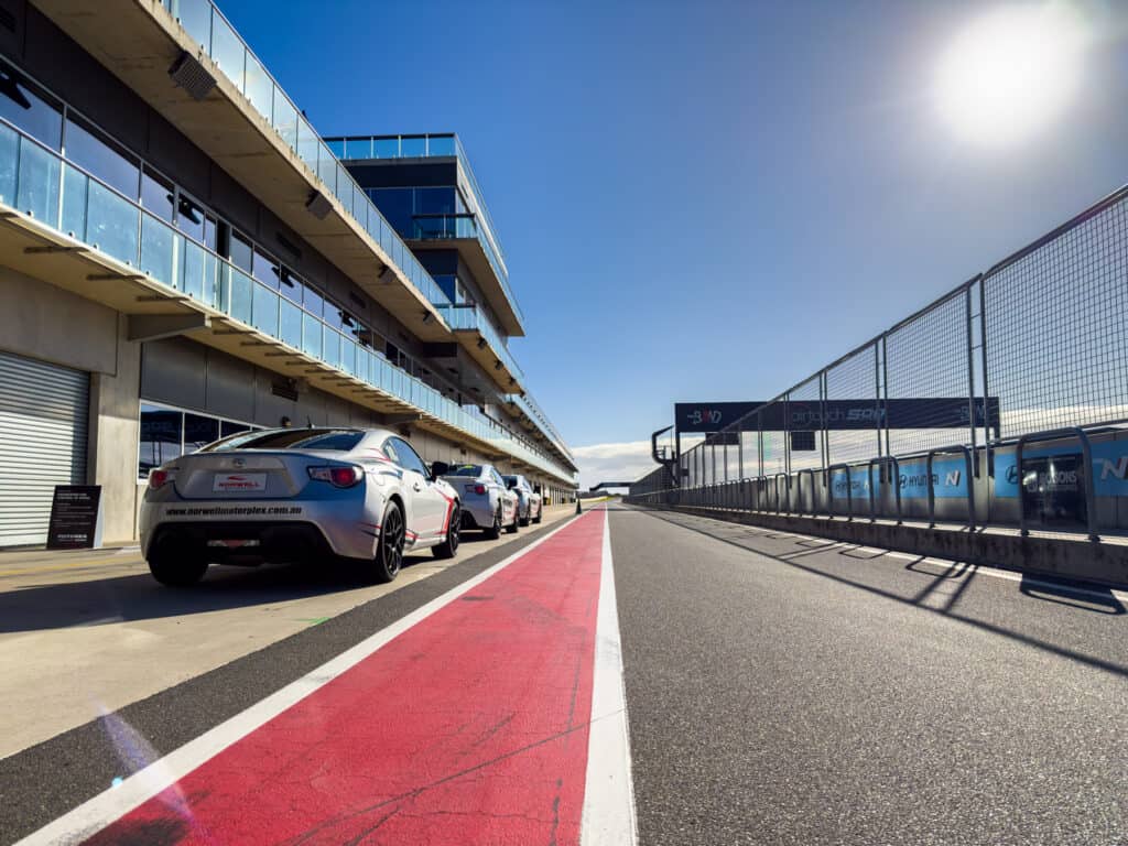 Toyota 86s with Bridgestone Potenza Adrenalin RE005 tyres at The Bend Motorsport Park