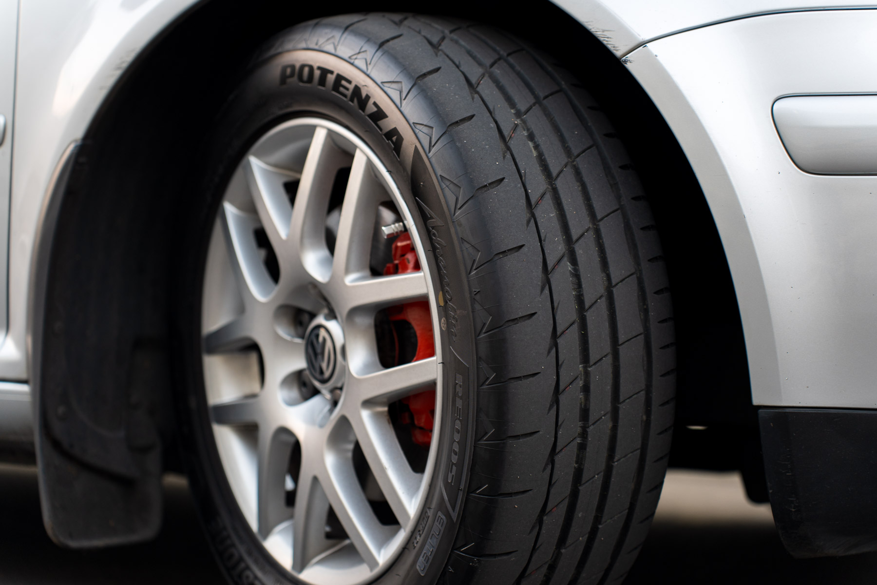 2003 Volkswagen Golf GTI with Bridgestone Potenza Adrenalin RE005 Enliten tyres