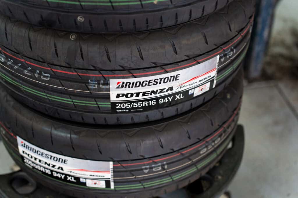 Bridgestone Potenza Adrenalin RE005 Enliten