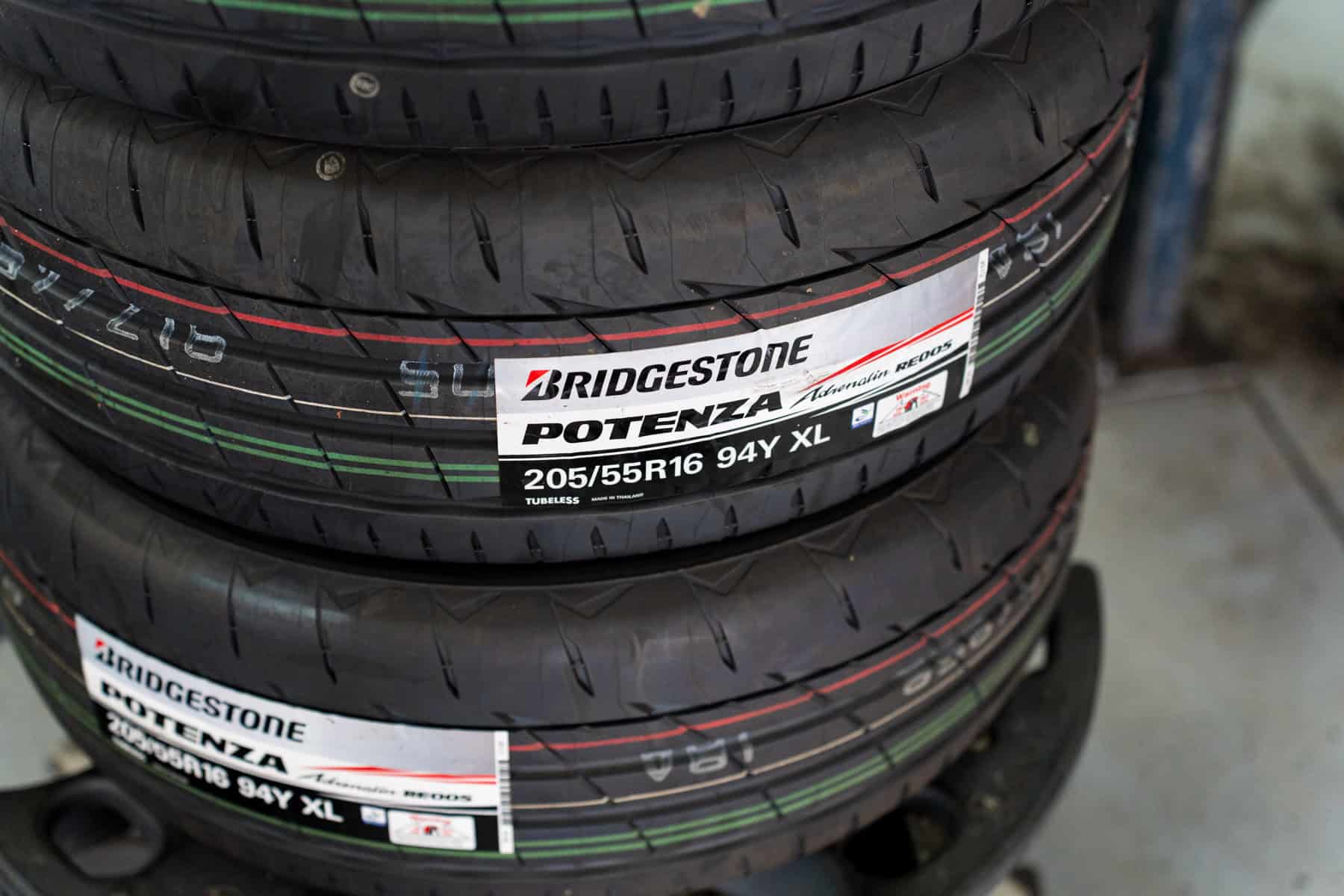 Bridgestone Potenza Adrenalin RE005 Enliten
