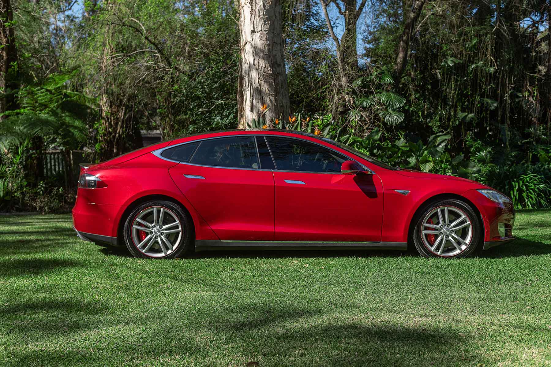 You are currently viewing 2015 Tesla Model S P90D Ludicrous