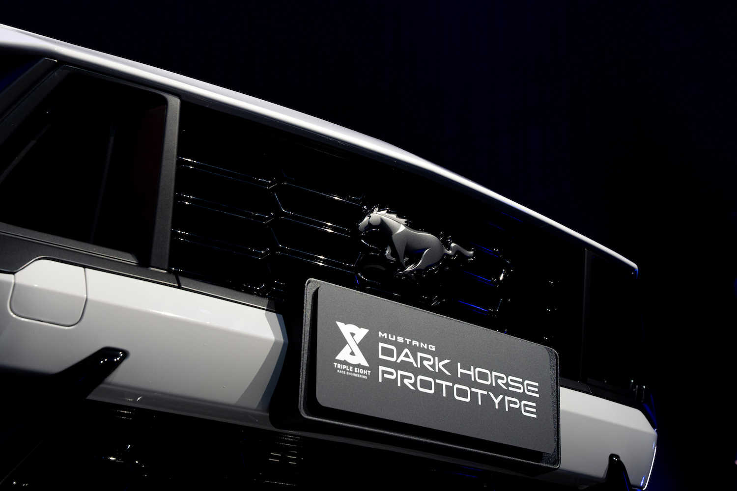 Ford Uncovered - Mustang Dark Horse T8 Spec